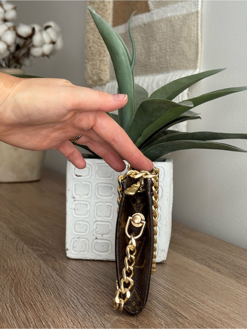 ✅AUTH✅LOUIS VUITTON POUCH - Picture 7 of 16